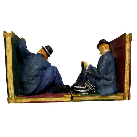 Laurel and Hardy Heavy Resin Collectible Bookends - Picture 4 of 7